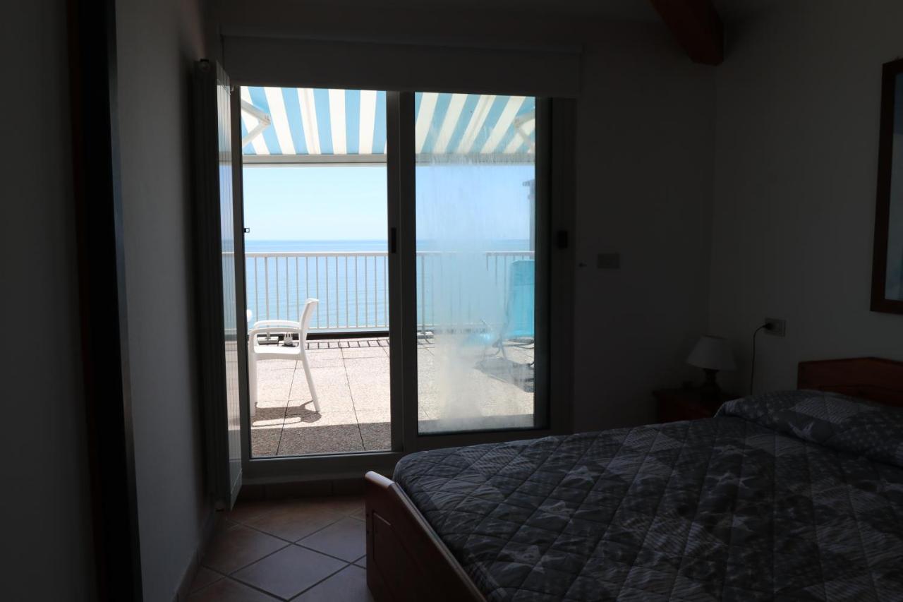דירות קאורלה Penthouse Attico Mara מראה חיצוני תמונה