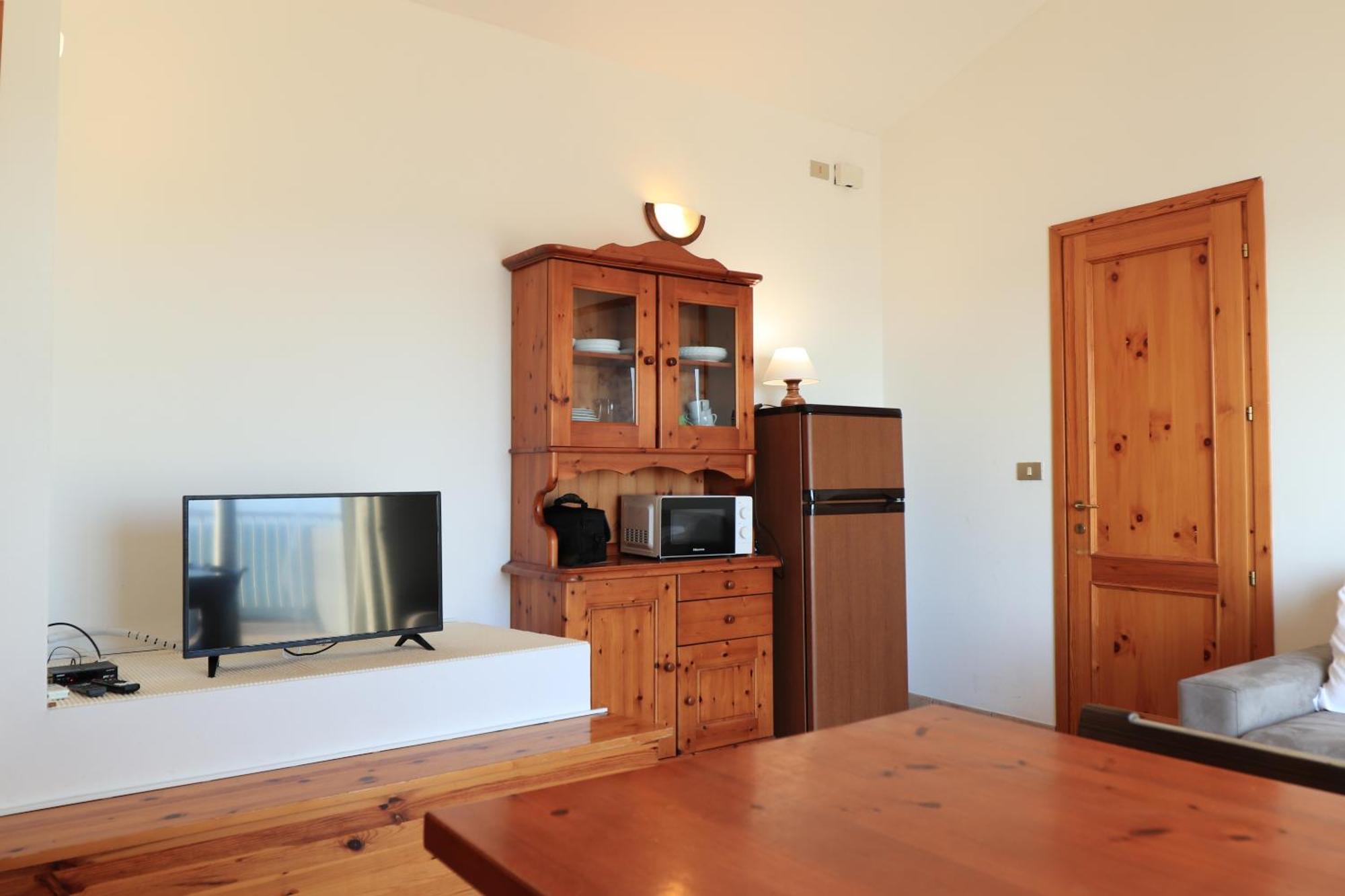 דירות קאורלה Penthouse Attico Mara מראה חיצוני תמונה