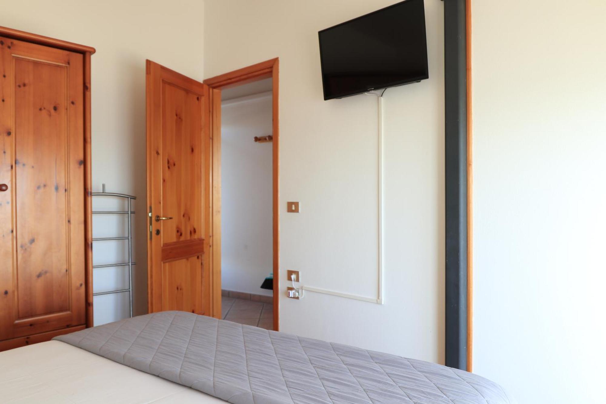דירות קאורלה Penthouse Attico Mara מראה חיצוני תמונה