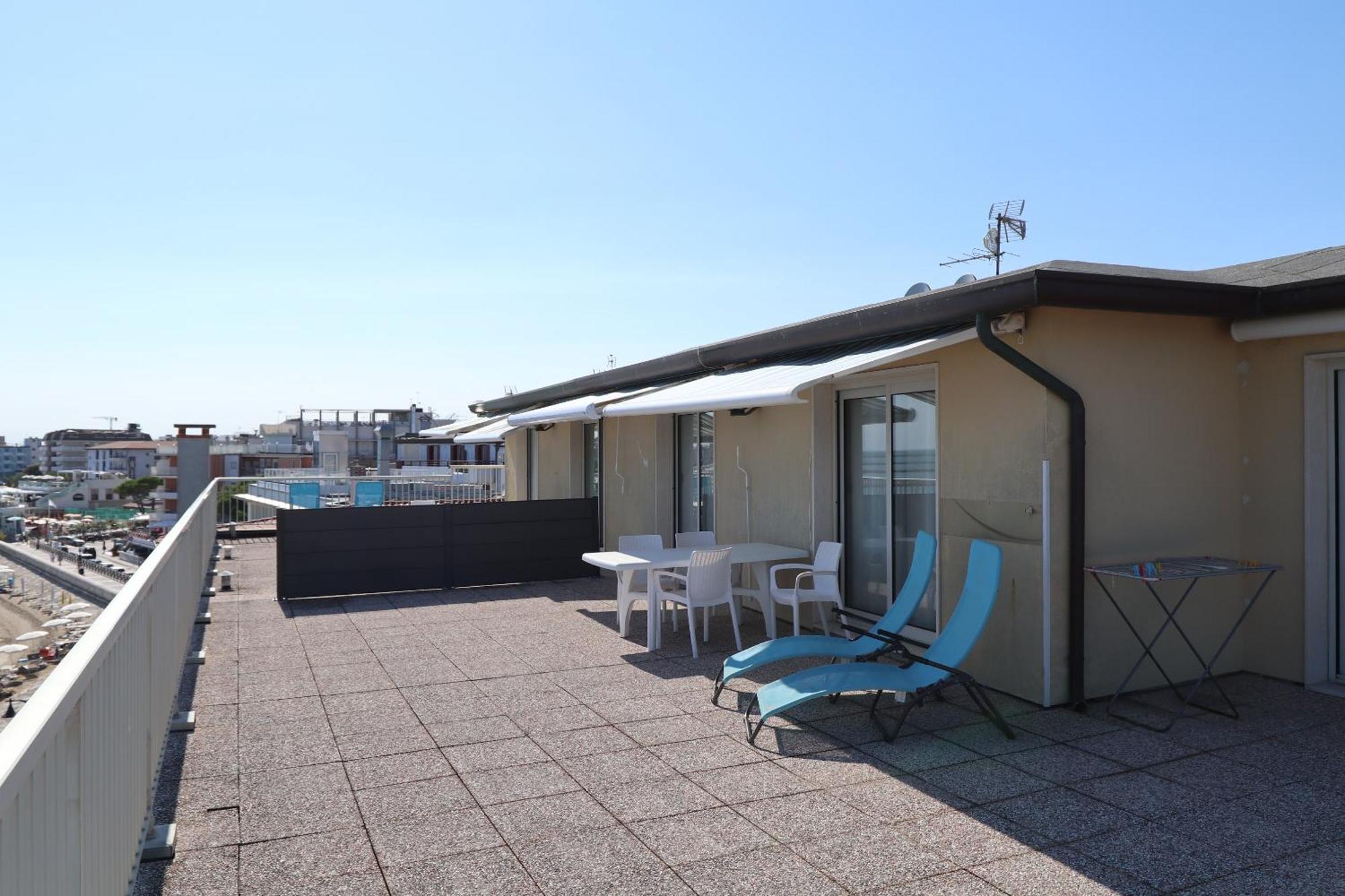 דירות קאורלה Penthouse Attico Mara מראה חיצוני תמונה