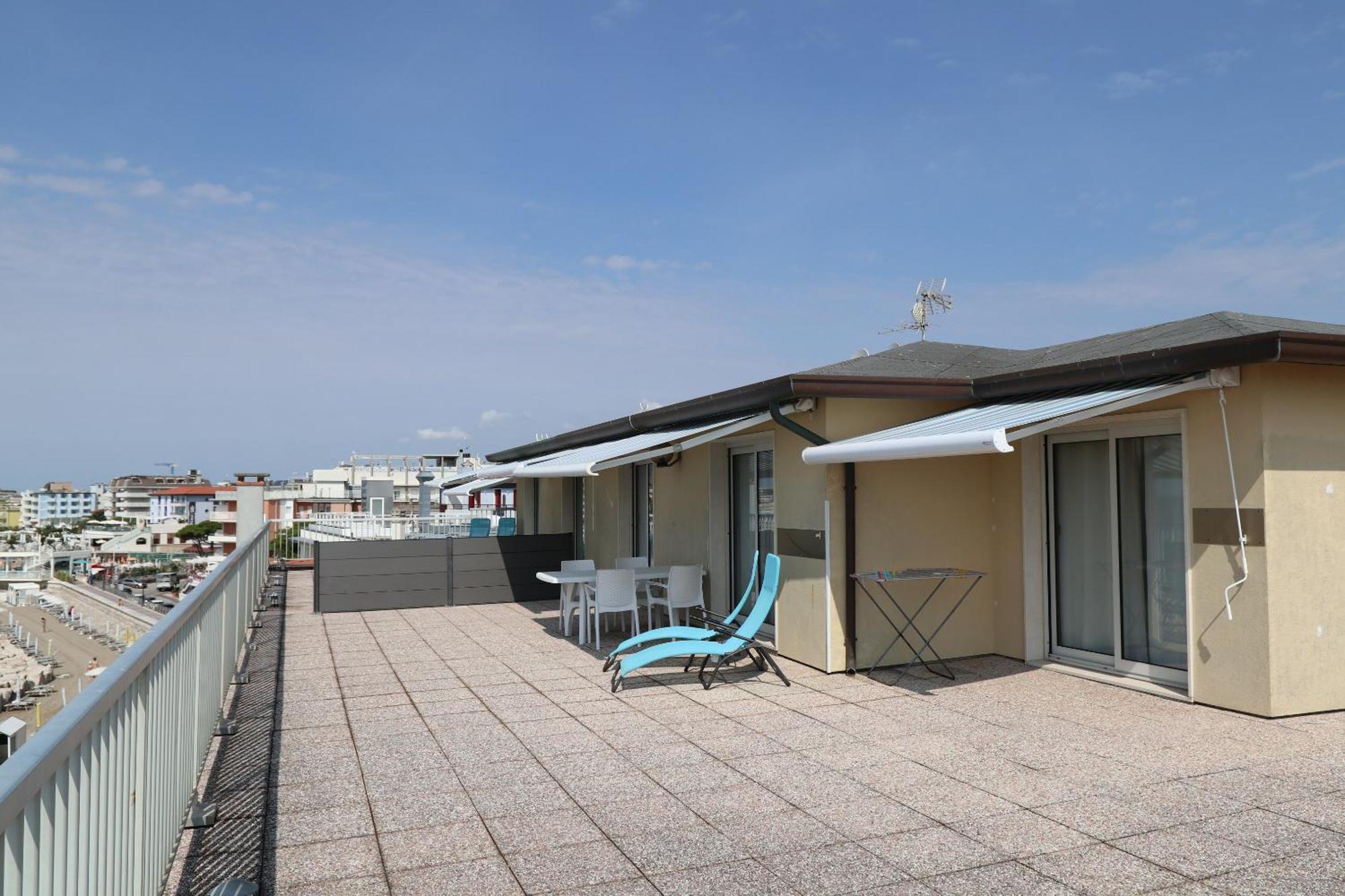 דירות קאורלה Penthouse Attico Mara מראה חיצוני תמונה